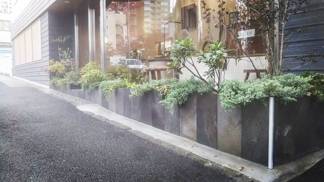 東京都港区店舗リガーデン 花香る花壇のリガーデン 幹制作所